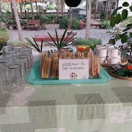 Sameikei Homestay Phrae Eksteriør billede