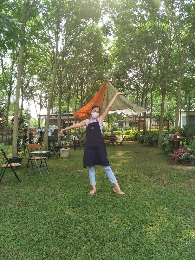 Sameikei Homestay Phrae Eksteriør billede