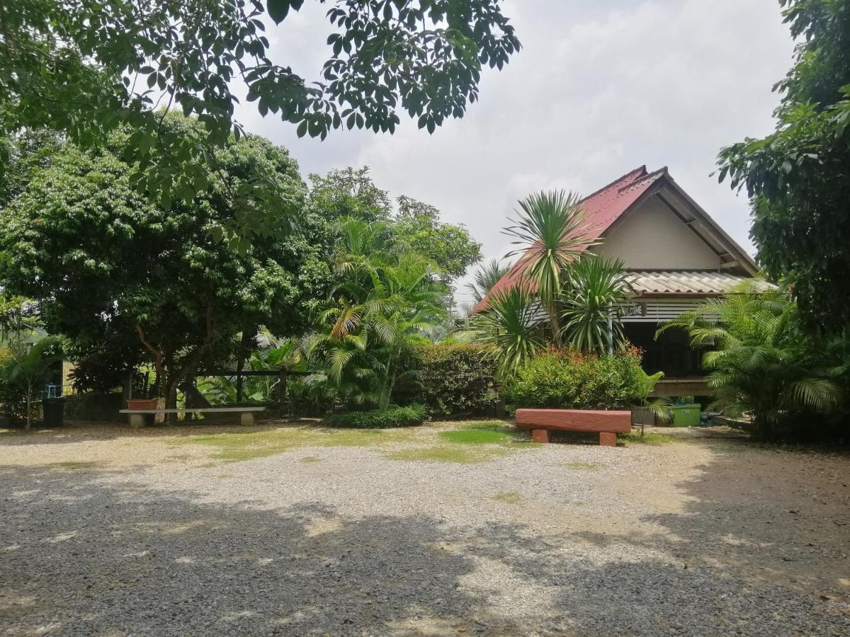 Sameikei Homestay Phrae Eksteriør billede