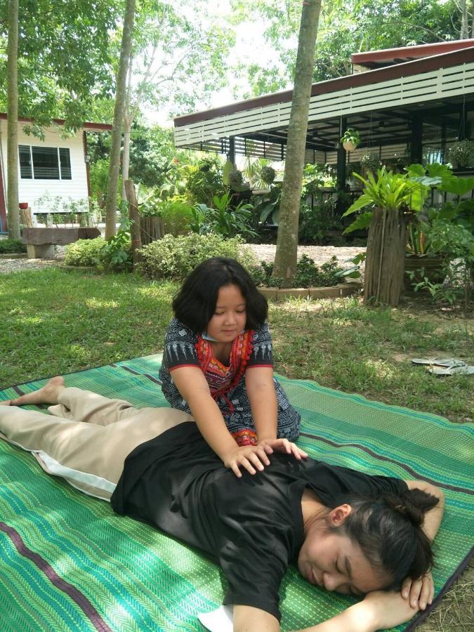 Sameikei Homestay Phrae Eksteriør billede